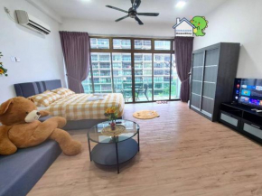 Mr Brown's lovely studio with balcony Palazio by GDRAGON HomeStay